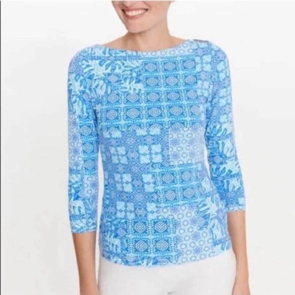 J Mclaughlin Wavesong Signature Tee Scuba Top in Blue and White Medallion Lane